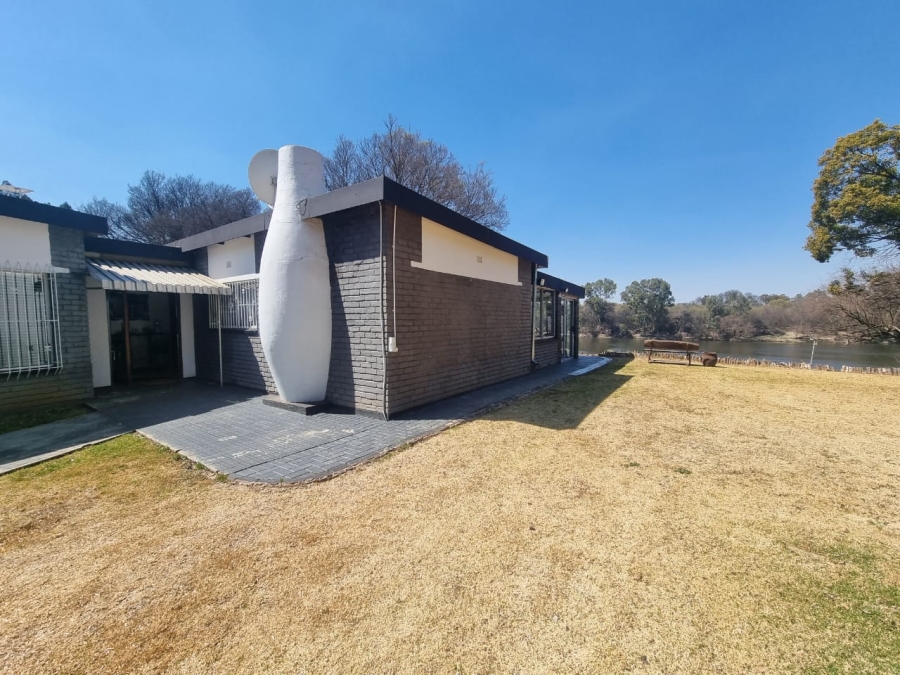 3 Bedroom Property for Sale in Lindequesdrif North West